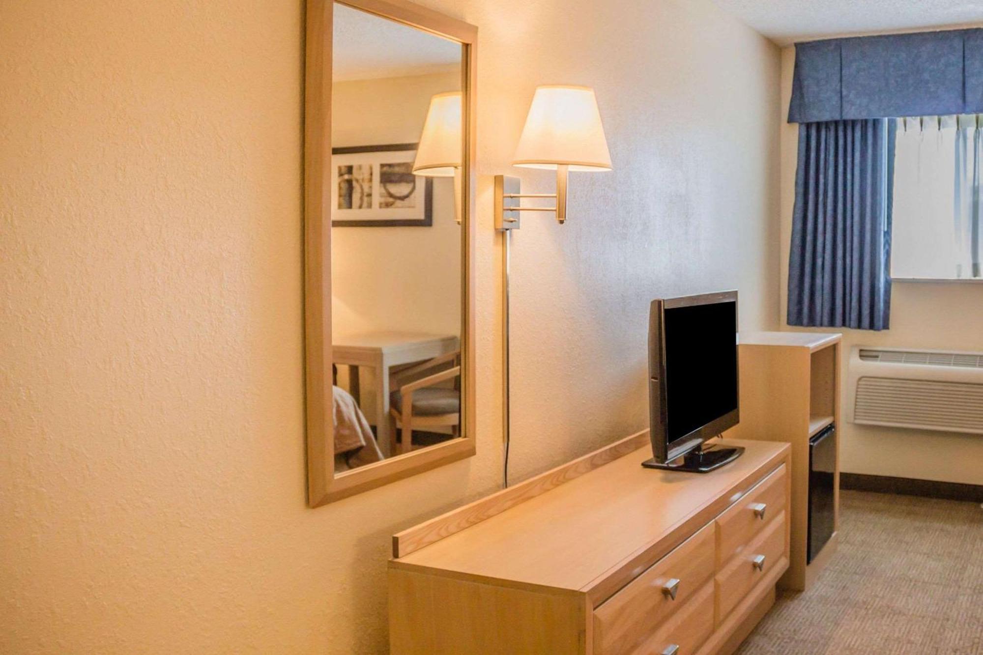Quality Inn Порт-Клінтон Екстер'єр фото